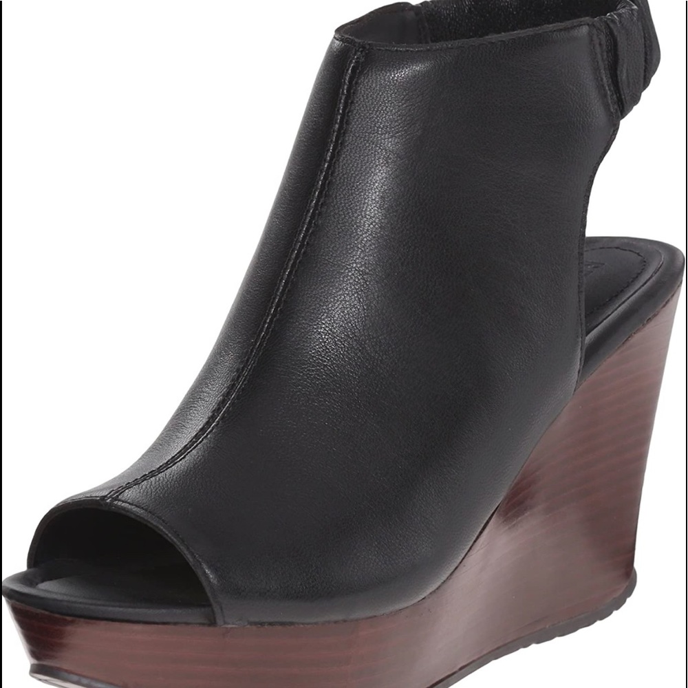 Kenneth Cole Reaction “Sole Chick” Wedge Sandal (10)